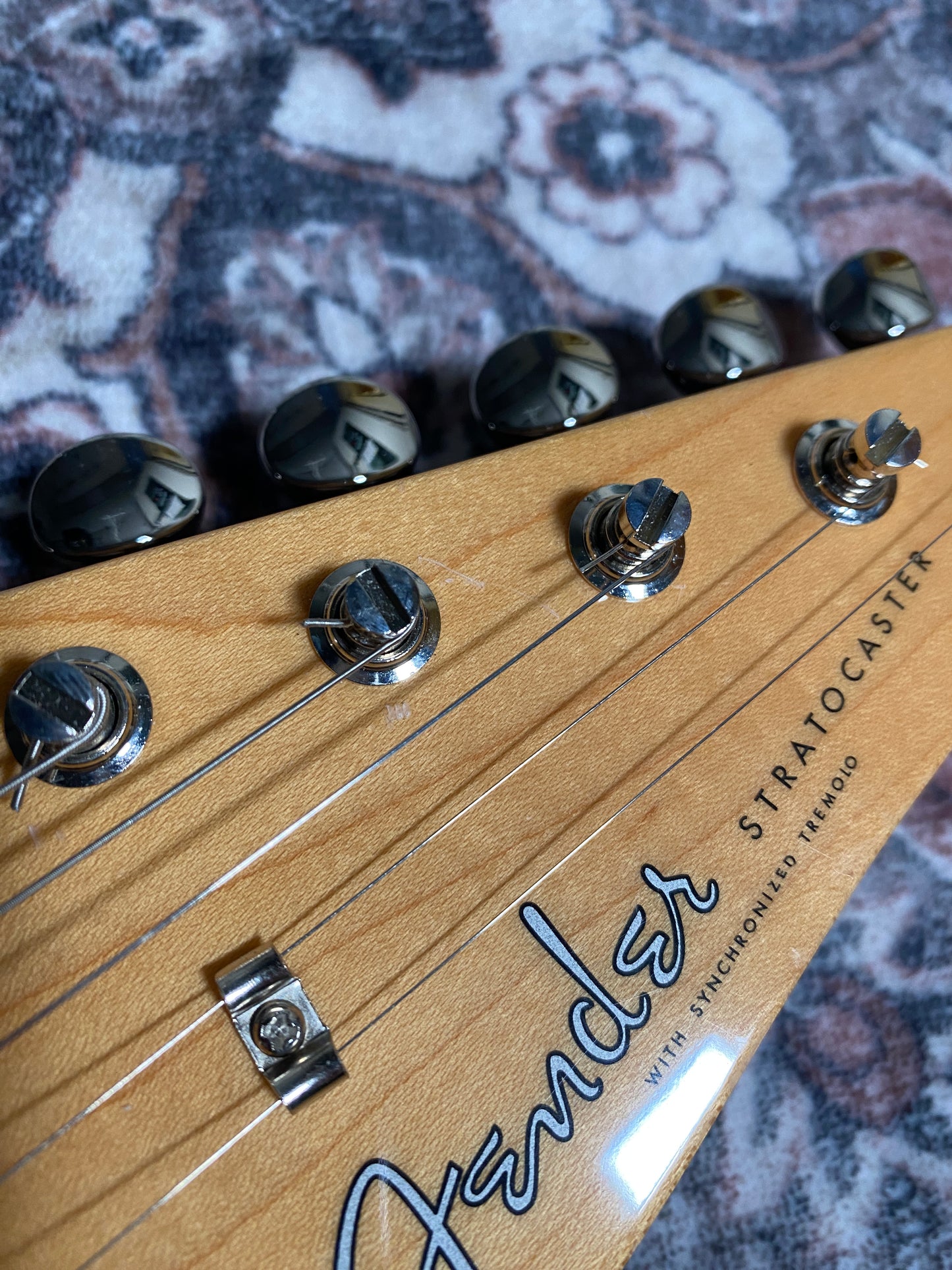 中古Fender Made in Japan Hybrid II Stratocaster