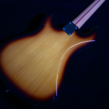 Fender Made in Japan Traditional 50s Precision Bass Maple Fingerboard 2TS