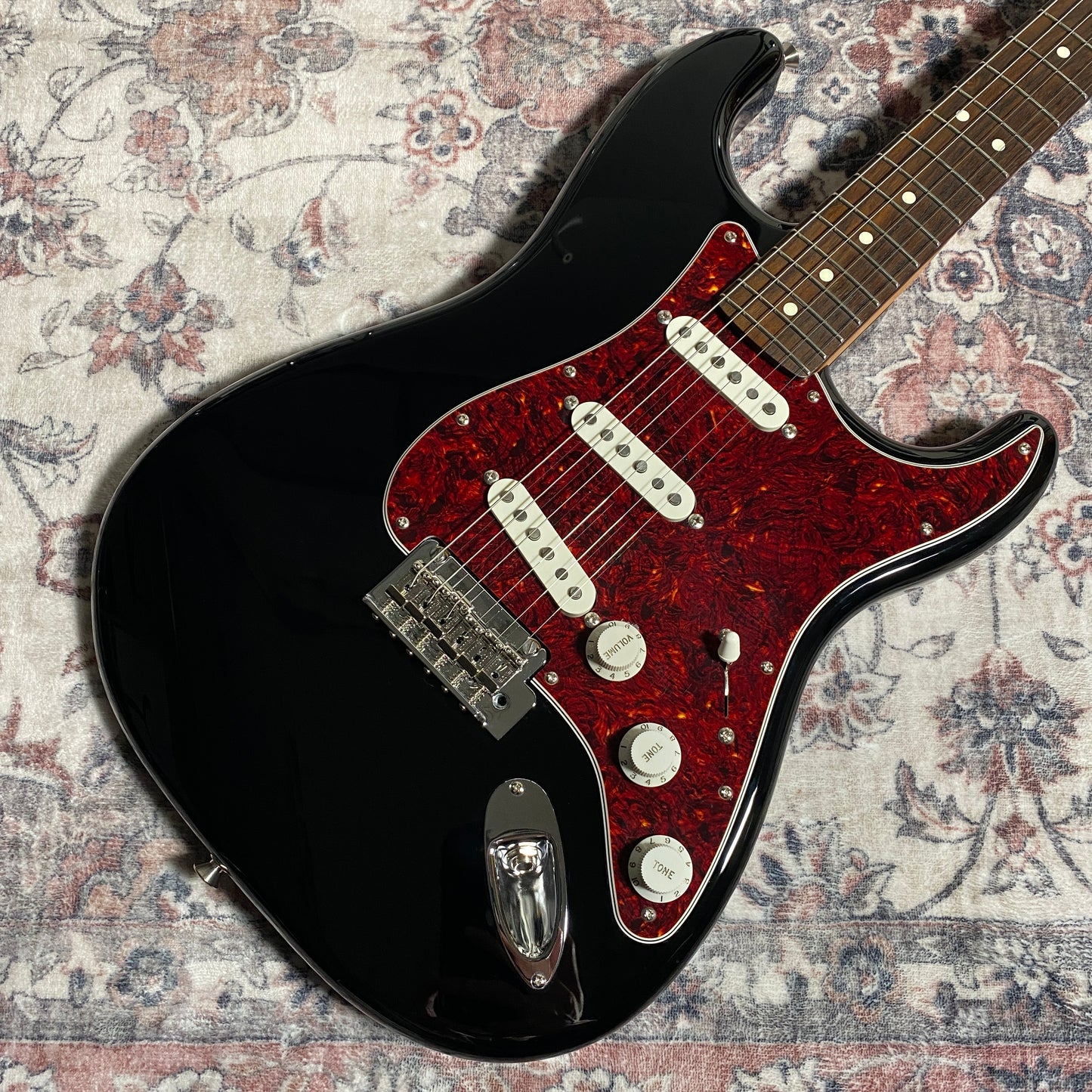 中古Fender Made in Japan Hybrid II Stratocaster